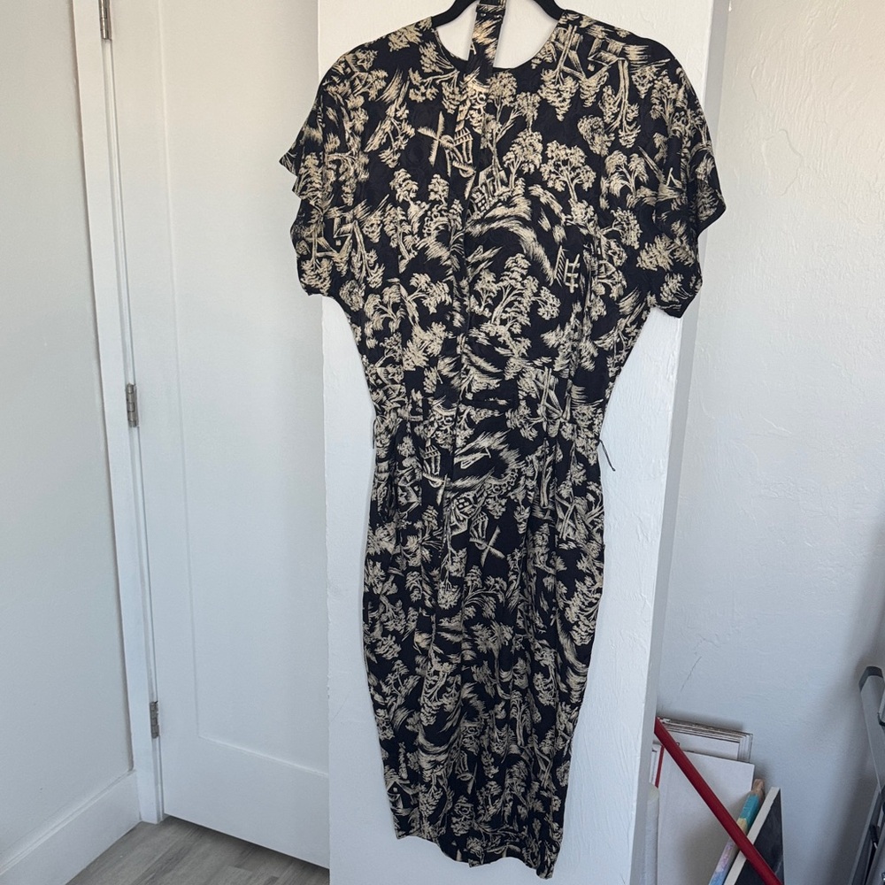 Chic Black and Cream Floral Midi Dress